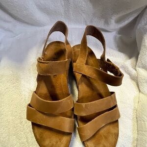 Naot Brown Strappy Sandals